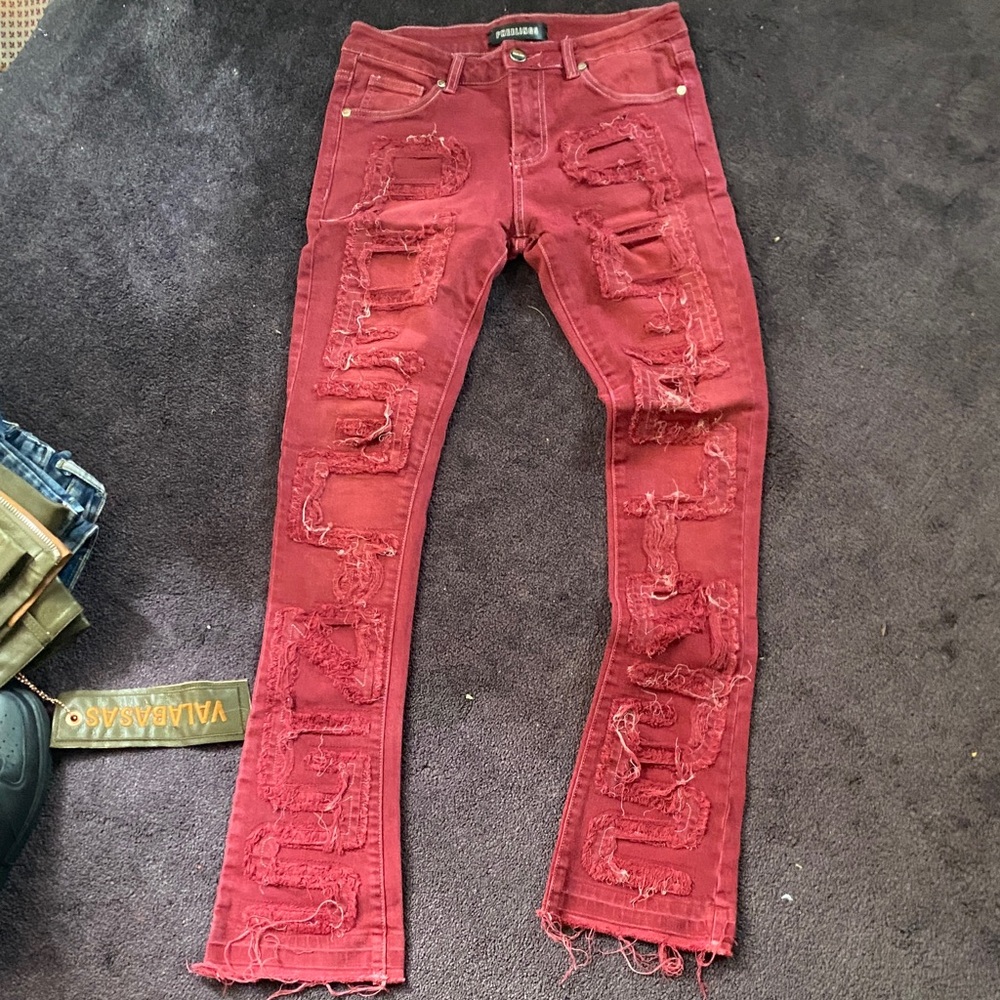 Stylish Distressed Burgundy Skinny Jeans for Men